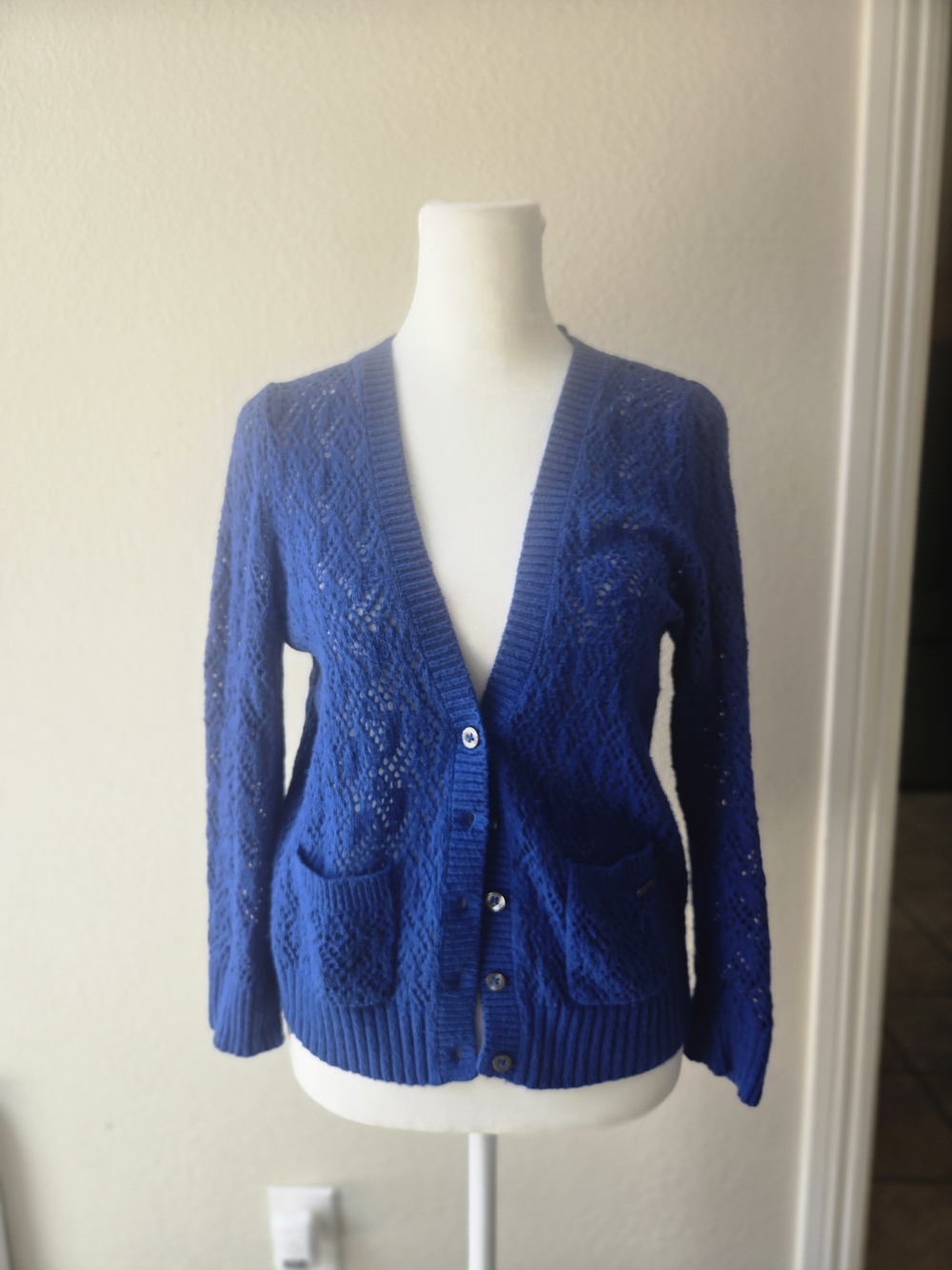 Title Vintage Y2K Hollister Blue Lace Knit Cardigan Fitted Small
Description Aut